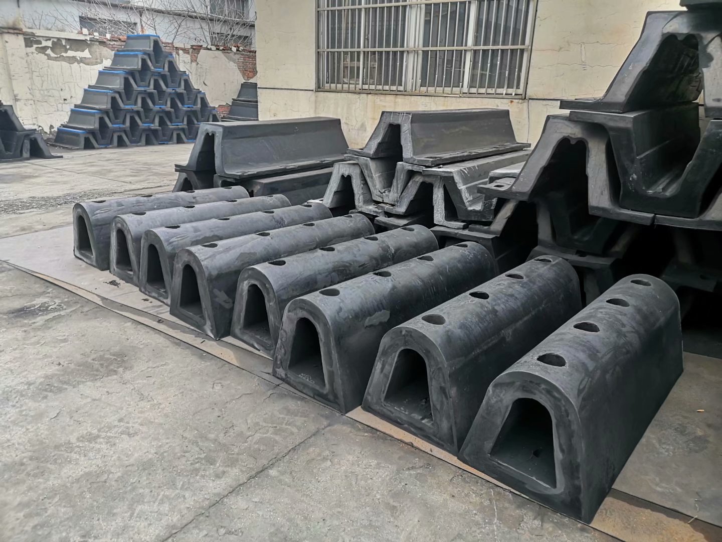 D型橡膠護(hù)舷