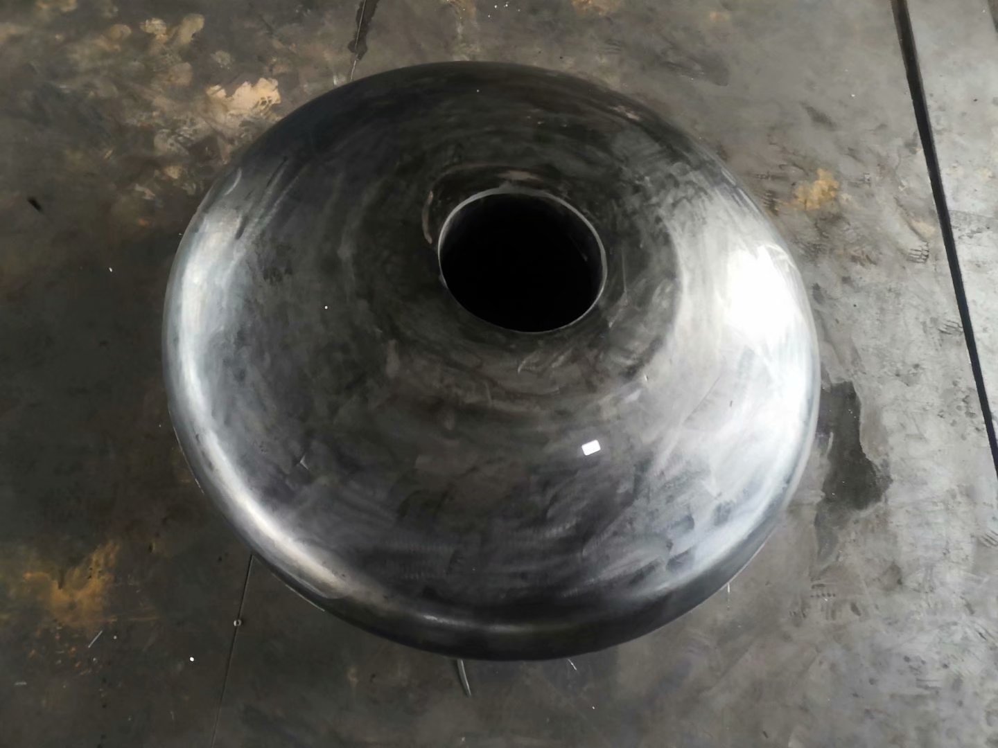 轉動型橡膠護舷