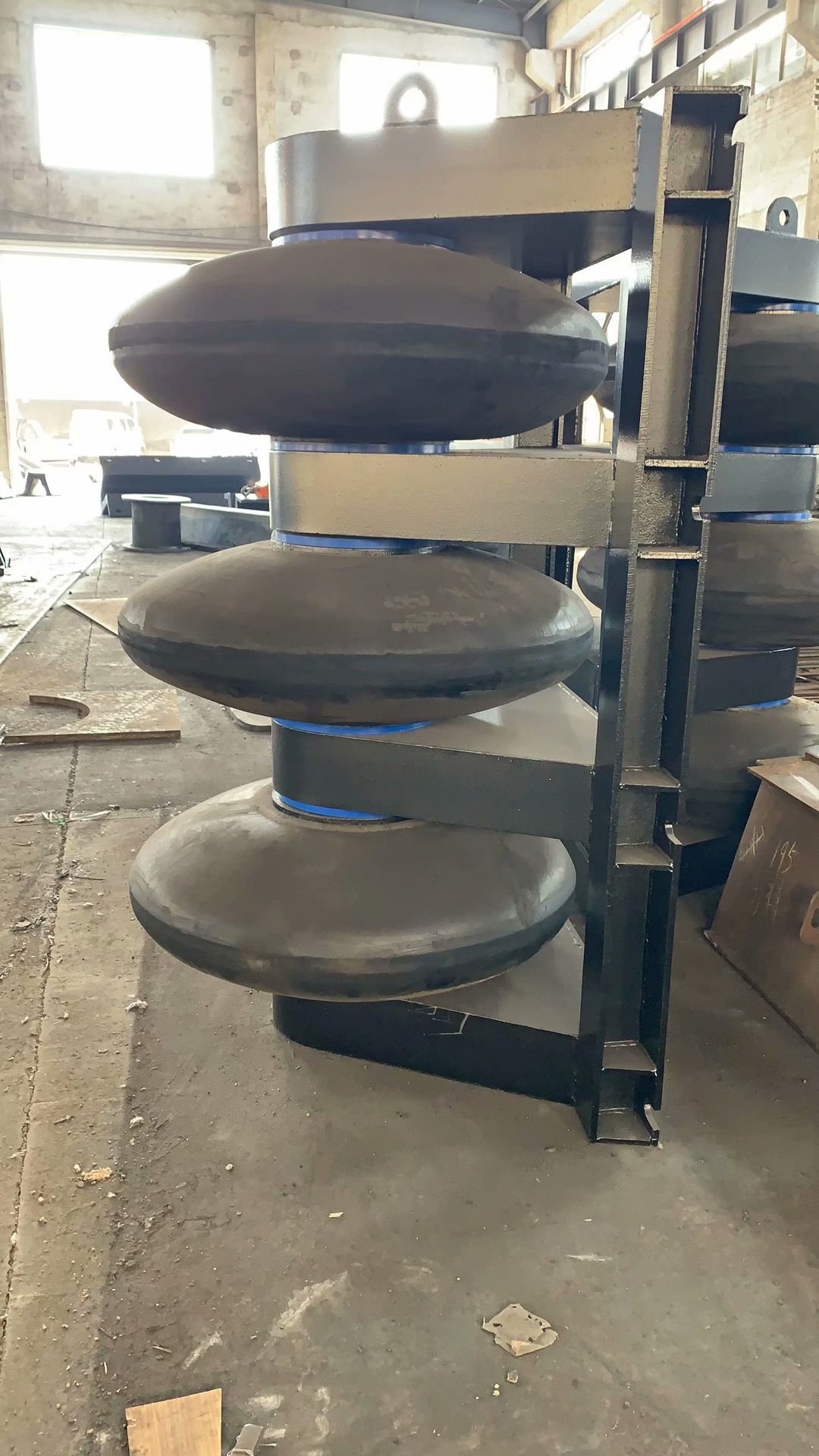 轉動型橡膠護舷