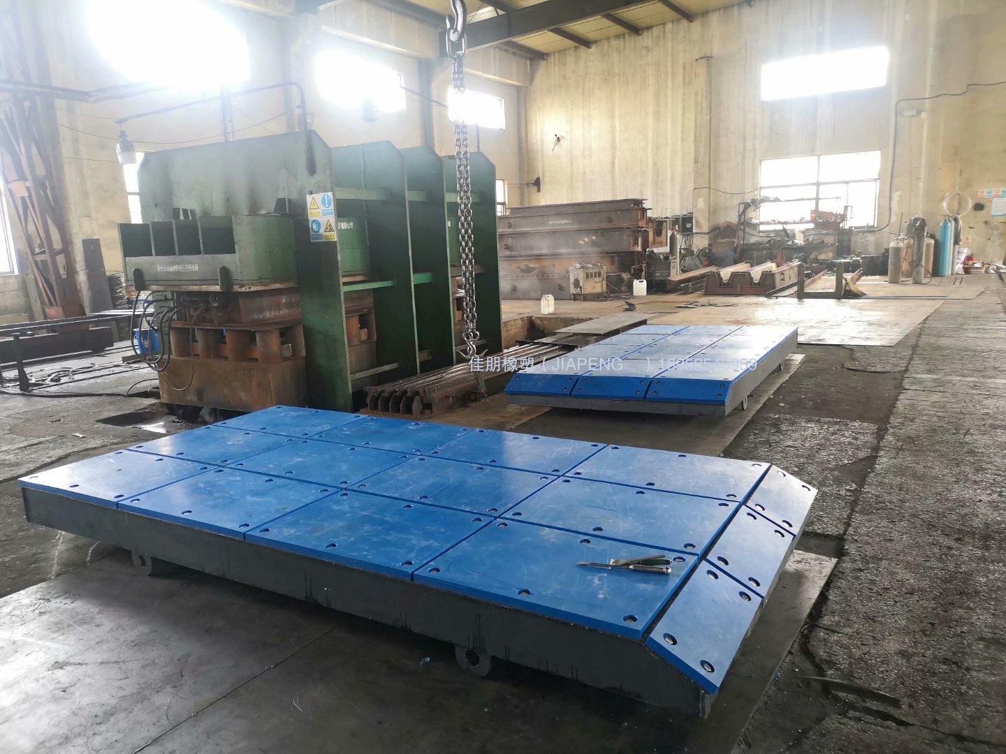 橡膠護舷防沖板