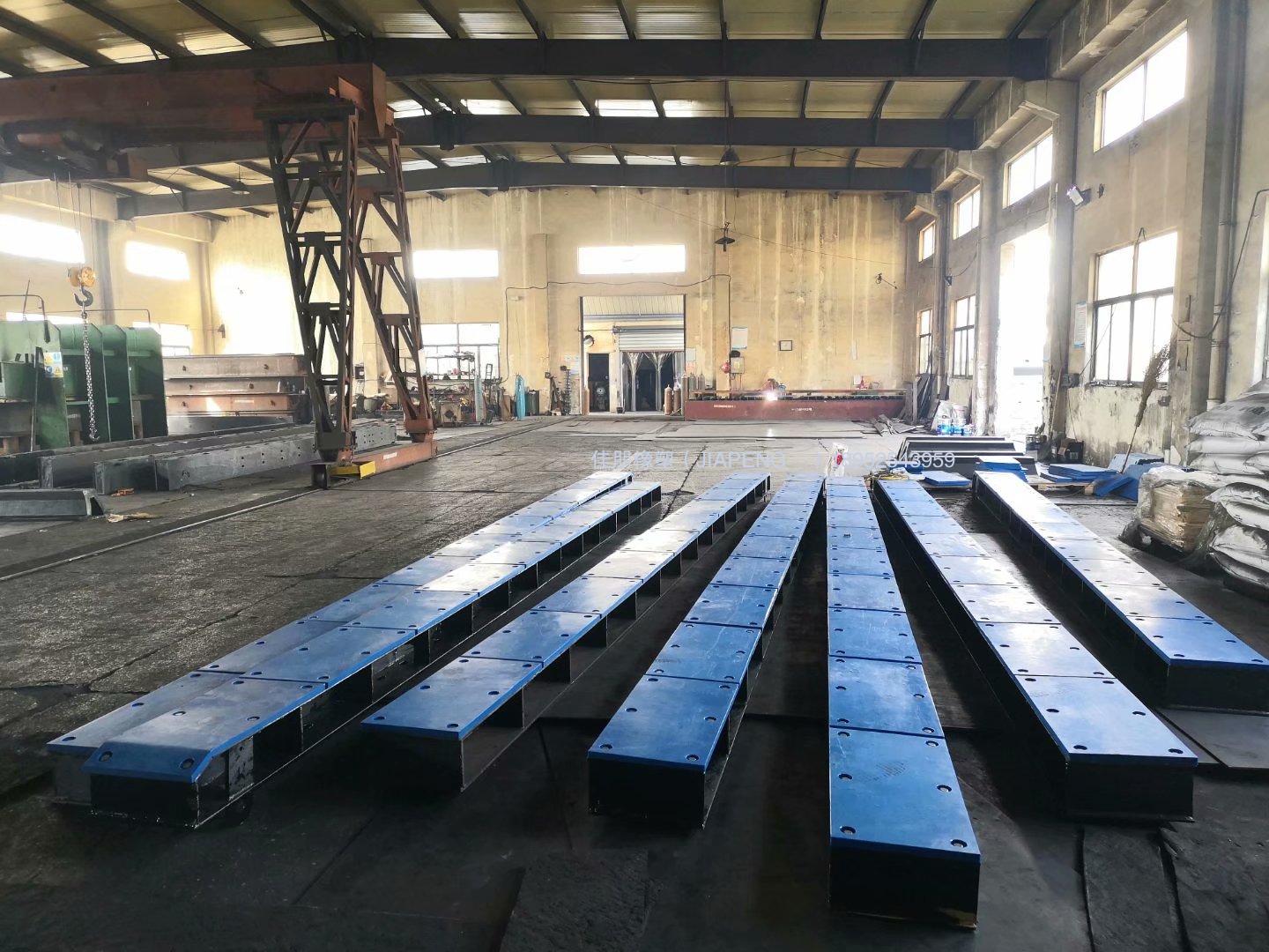 橡膠護舷防沖板